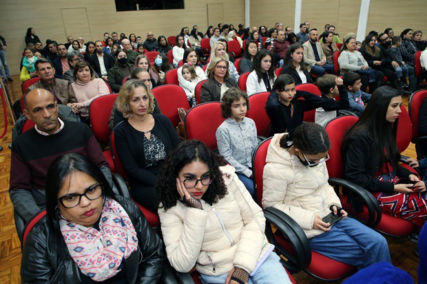 Cerimônia realizada no Salão Nobre “Helly de Campos Melges” contou com a presença de servidores da SAP, parlamentares, amigos e parentes dos homenageados