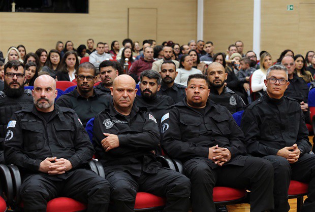 Cerimônia realizada no Salão Nobre “Helly de Campos Melges” contou com a presença de servidores da SAP, parlamentares, amigos e parentes dos homenageados