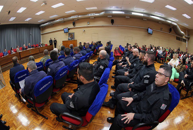 Cerimônia realizada no Salão Nobre “Helly de Campos Melges” contou com a presença de servidores da SAP, parlamentares, amigos e parentes dos homenageados