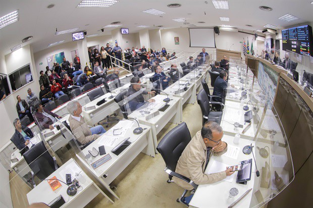 Requerimento foi aprovado na reunião ordinária desta segunda-feira
