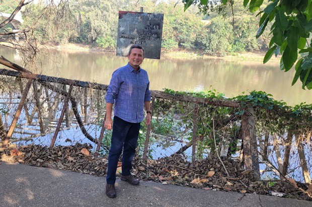 Píer pegou fogo em julho do ano passado e, desde então, encontra-se inutilizado