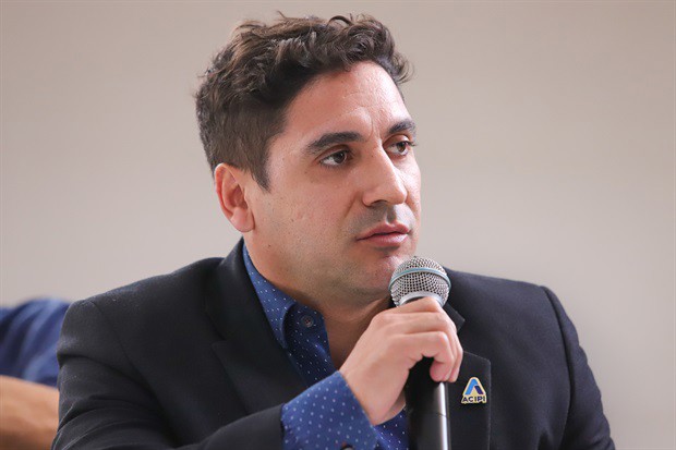 Reunião contou com a presença de comerciantes, lojistas e teve a participação de cidadãos interessados em debater a questão das vagas rotativas na cidade