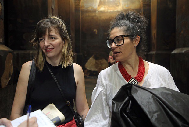 A maquiadora e cabeleireira Tamires Silveira e a estilista e modelista Renata Campos realizaram trabalho editorial no interior do reservatório
