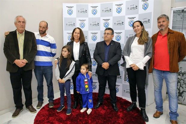 Solenidade reuniu amigos, colegas de trabalho, alunas e parentes