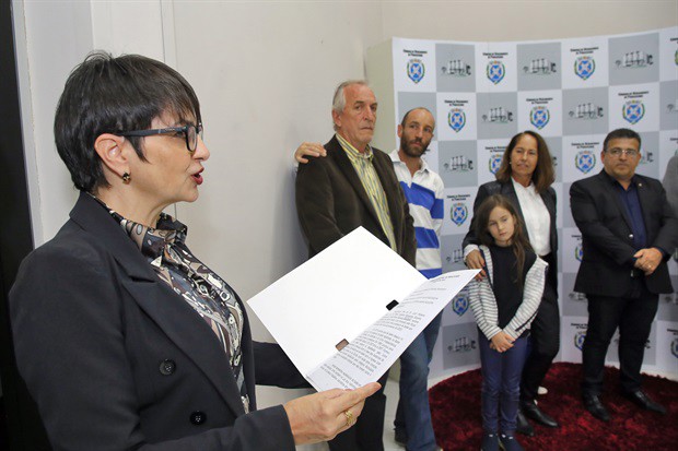 Cerimônia foi realizada no hall do Salão Nobre da Câmara Municipal de Piracicaba