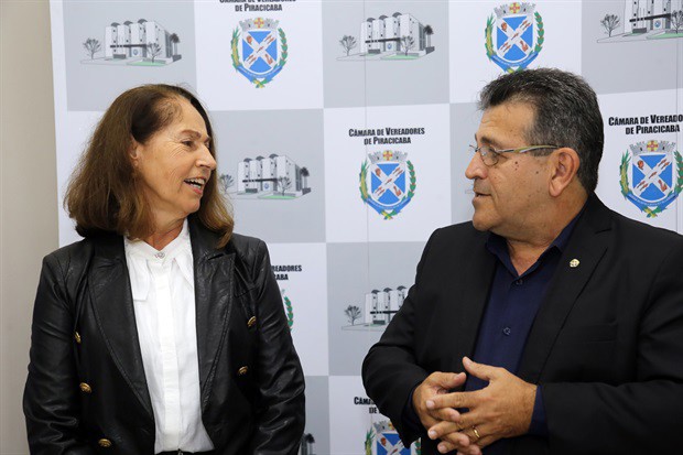 Solenidade reuniu amigos, colegas de trabalho, alunas e parentes