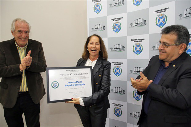 Cerimônia foi realizada no hall do Salão Nobre da Câmara Municipal de Piracicaba