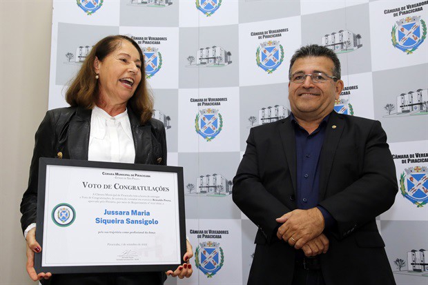 Solenidade reuniu amigos, colegas de trabalho, alunas e parentes