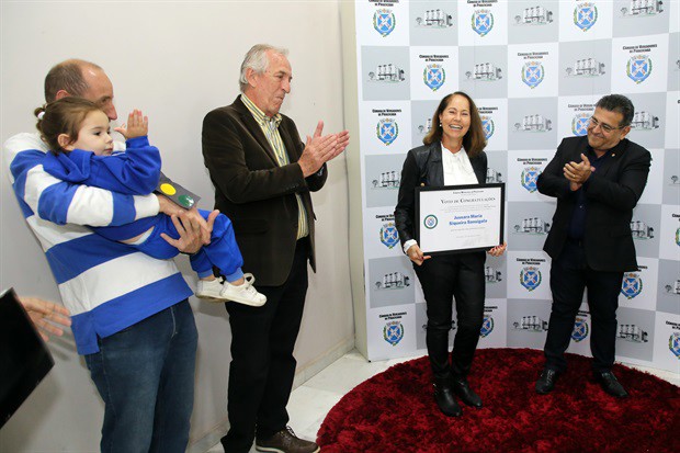 Solenidade reuniu amigos, colegas de trabalho, alunas e parentes