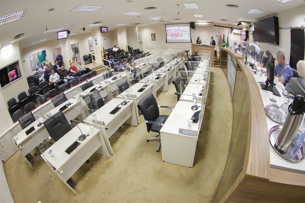 Reunião pública realizada na tarde desta terça-feira (27) congregou representes do poder público, comerciantes e interessados em debater a revitalização da área central