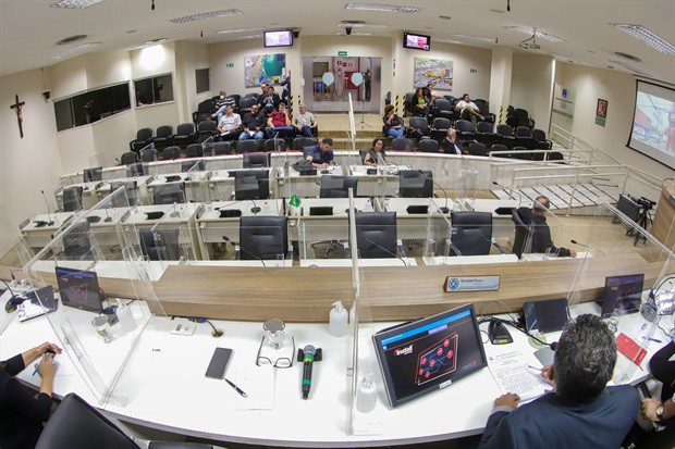 Reunião pública realizada na tarde desta terça-feira (27) congregou representes do poder público, comerciantes e interessados em debater a revitalização da área central