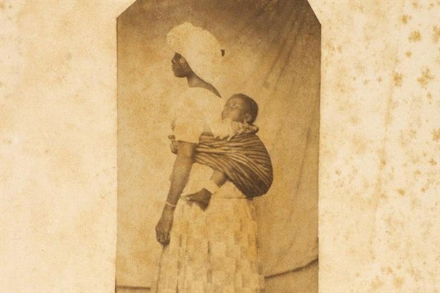 Segundo a lei, menores conviveriam com suas mães até os 8 anos; a partir dali, poderiam trabalhar para os senhores até os 21 ou ficar sob tutela do Estado / Créditos: Biblioteca Nacional