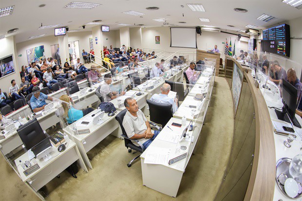 Projeto de lei 244/2022 foi aprovado em duas sessões camarárias extraordinárias realizadas na tarde desta terça-feira (20)