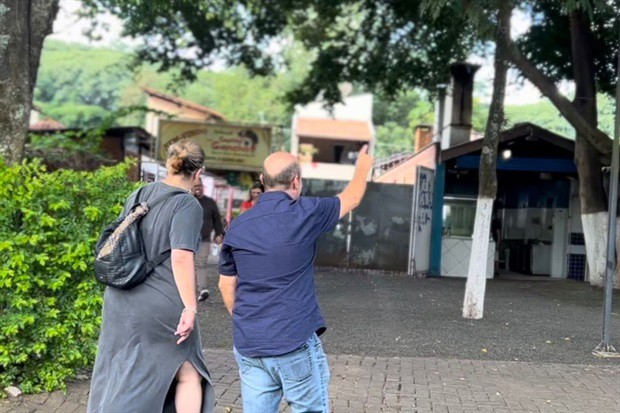 Ana Pavão visitou a Rua do Porto na sexta-feira, 27, acompanhada do titular da Semozel