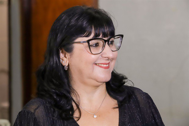 Karina Tedesco - professora de ciências