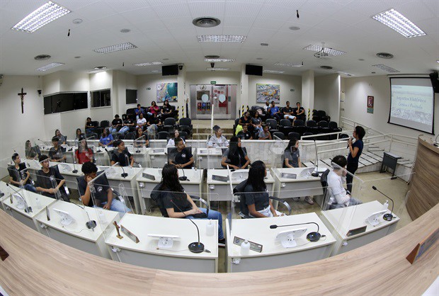 Câmara recebe alunos da Manassés Ephrain