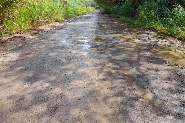 Anel viário e parque do centro comunitário precisam de manutenção