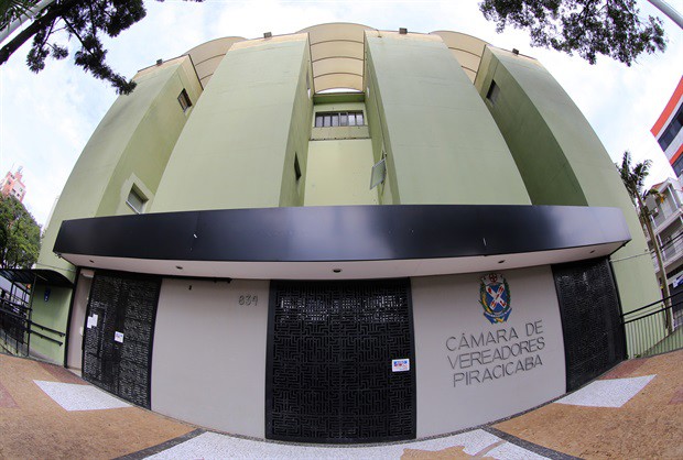 Câmara conclui parte de lote no pregão para honrarias e medalhas