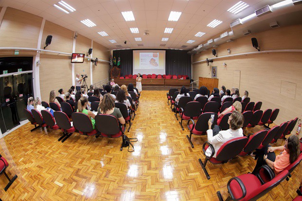 Roda de conversa sobre mulher e o machismo estrutural no Brasil aconteceu nesta sexta-feira