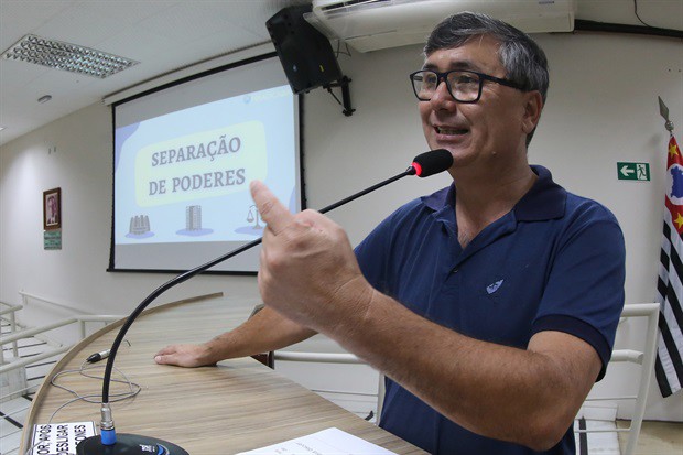 Vereador Pedro Kawai (PSDB) foi o anfitrião dos estudantes no último dia 13