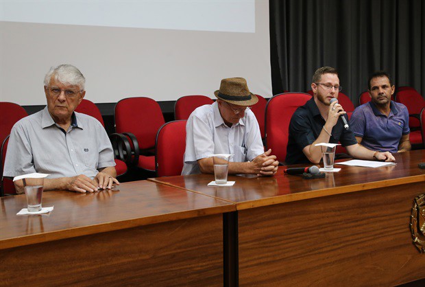 Segunda reunião aconteceu na manhã desta terça-feira (18), no Salão Nobre da Câmara