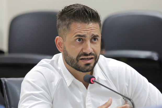 Audiência pública foi presidida pelo vereador Paulo Campos, que adiantou que novo projeto em área institucional não será aprovado