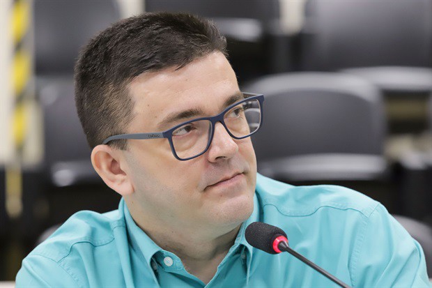 Vereador André Bandeira (PSDB) requer cópia do contrato e relatórios dos serviços prestados