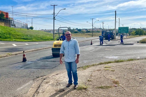 Vereador Anilton Rissato (Patriota) acompanhou o serviço da Semozel