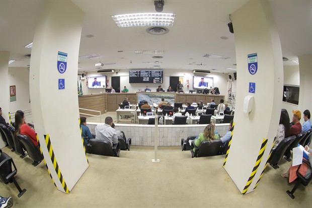 Os requerimentos foram aprovados na 30ª Reunião Ordinária, realizada no Plenário "Francisco Antônio Coelho"