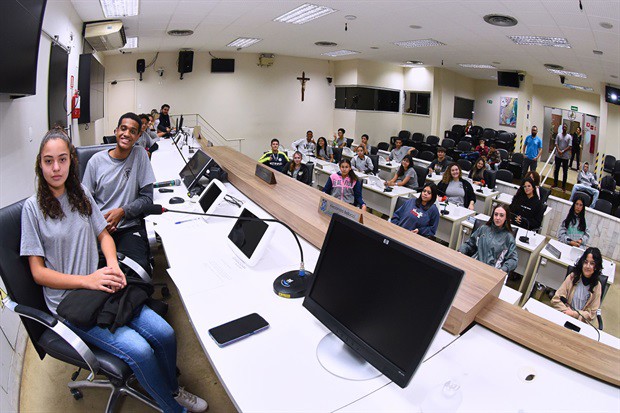 Alunos da escola Pedro de Mello participam do 'Conheça o Legislativo'