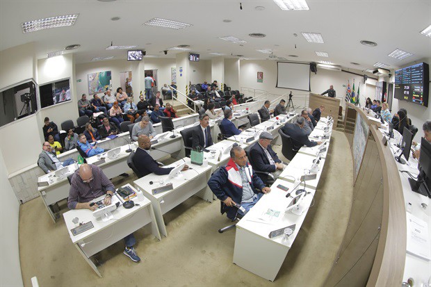 Câmara realizou reuniões ordinária e extraordinária para votar projeto de lei
