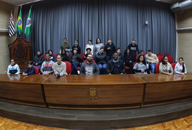 Alunos da escola Pedro de Mello participaram  do 'Conheça o Legislativo'