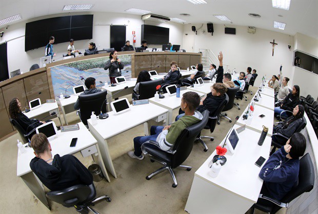 Alunos da escola Pedro de Mello participaram  do 'Conheça o Legislativo'