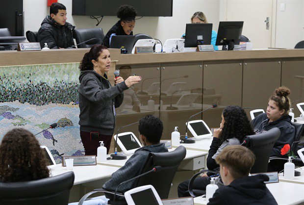 Alunos da escola Pedro de Mello participaram  do 'Conheça o Legislativo'