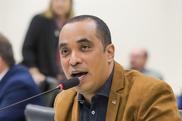 Parlamentar foi procurado por moradores