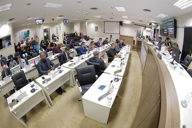 Vereadores participam da reunião ordinária, no Plenário Francisco Antonio Coelho