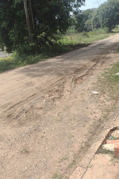 Rua Aristides Antonio Scarpari, no distrito de Artemis, antes da realização do serviço de cascalhamento