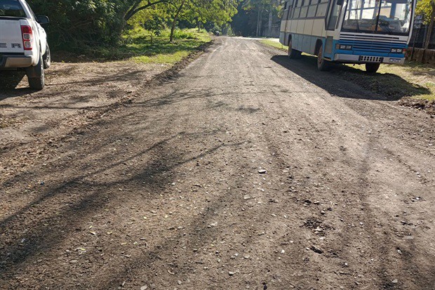 Rua Aristides Antonio Scarpari, no distrito de Artemis, após a realização do serviço de cascalhamento