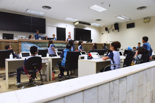 Alunos do Colégio Adventista participam do "Conheça o Legislativo