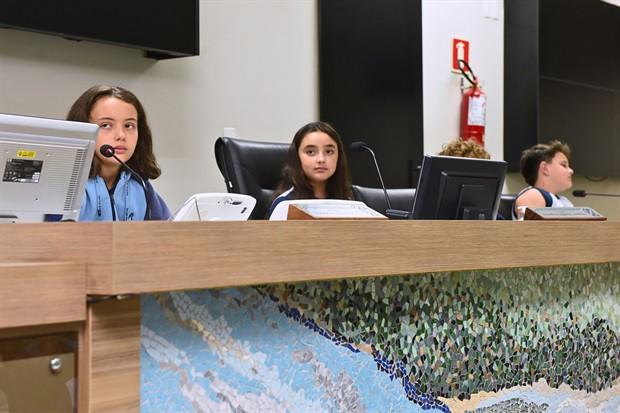 Alunos do Colégio Adventista participam do "Conheça o Legislativo