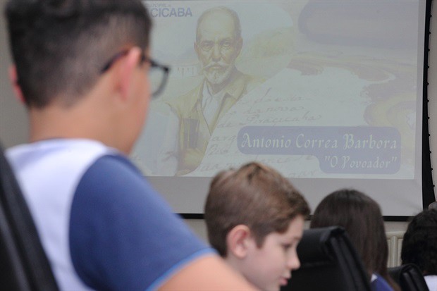 Alunos do Colégio Adventista participam do "Conheça o Legislativo
