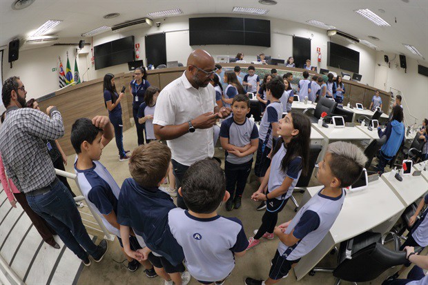 Alunos do Colégio Adventista participam do "Conheça o Legislativo