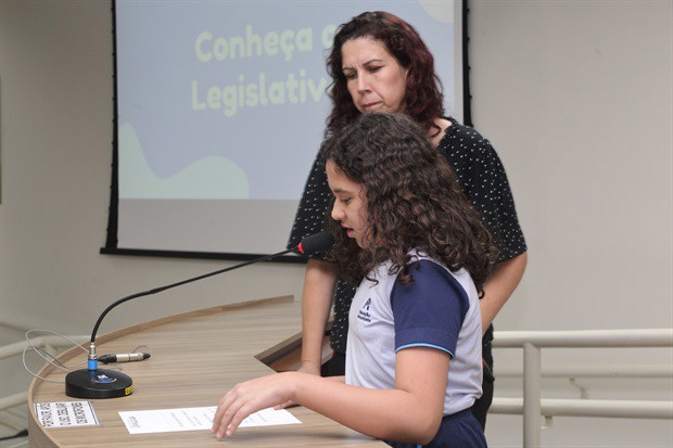 Alunos do Colégio Adventista participam do "Conheça o Legislativo
