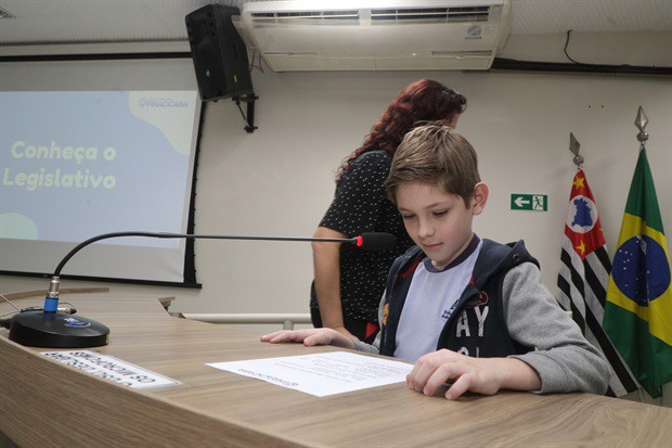 Alunos do Colégio Adventista participam do "Conheça o Legislativo