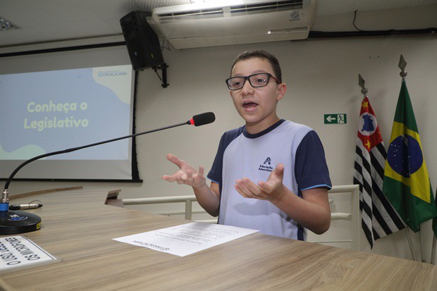 Alunos do Colégio Adventista participam do "Conheça o Legislativo