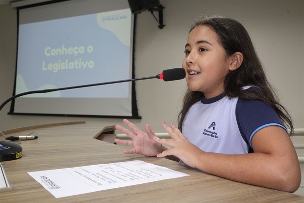 Alunos do Colégio Adventista participam do "Conheça o Legislativo