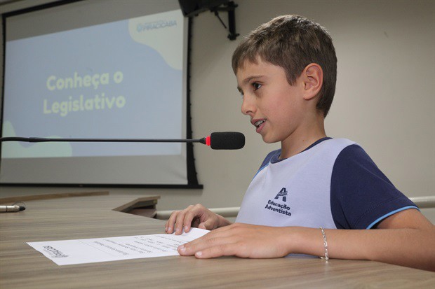 Alunos do Colégio Adventista participam do "Conheça o Legislativo