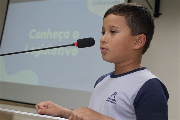 Alunos do Colégio Adventista participam do "Conheça o Legislativo