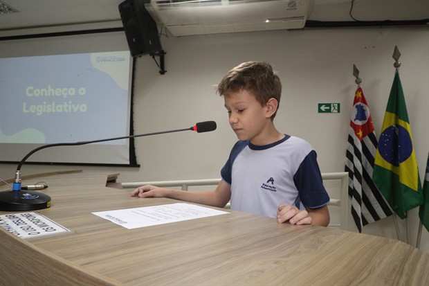 Alunos do Colégio Adventista participam do "Conheça o Legislativo