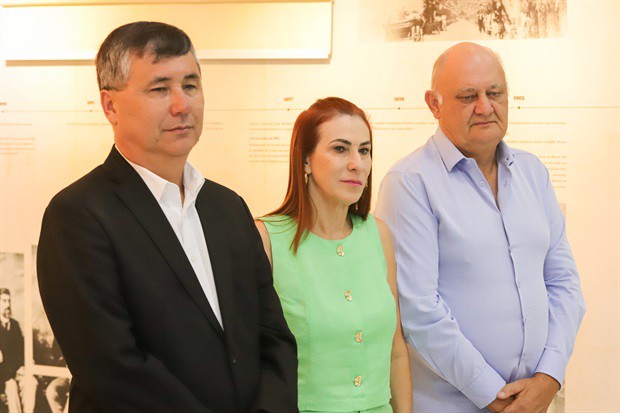 Sócios fundadores do restaurante, Gilberto Black e Ana Maria Basso Black, receberam a homenagem